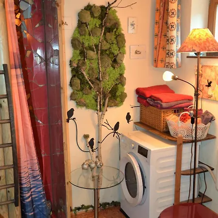Rotes Kreativ-ferienhaus Ferienhaus *
