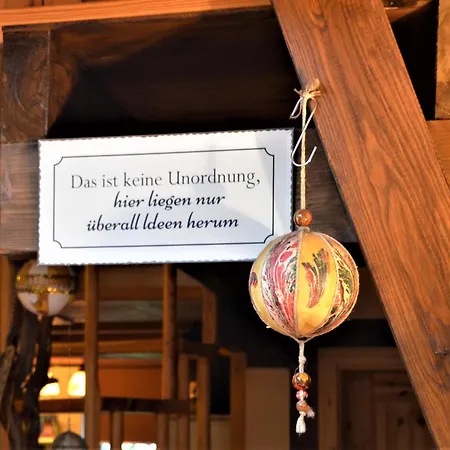 Rotes Kreativ-ferienhaus Holiday home Bad Lausick