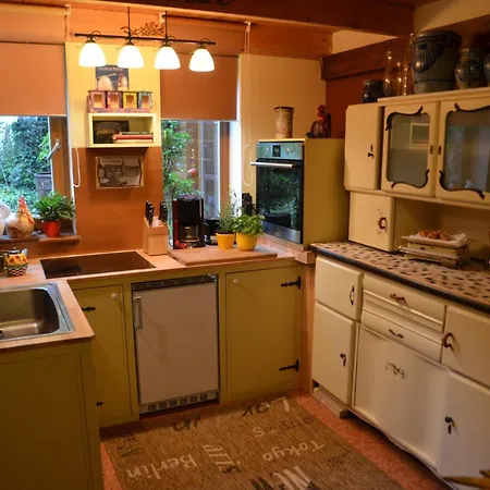 Rotes Kreativ-ferienhaus Bad Lausick