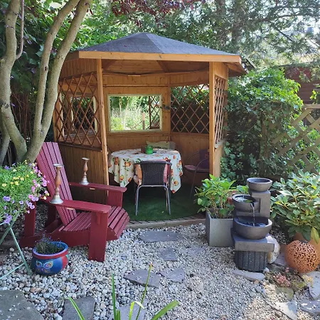 Holiday home Rotes Kreativ-ferienhaus Bad Lausick