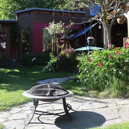 Holiday home Rotes Kreativ-ferienhaus