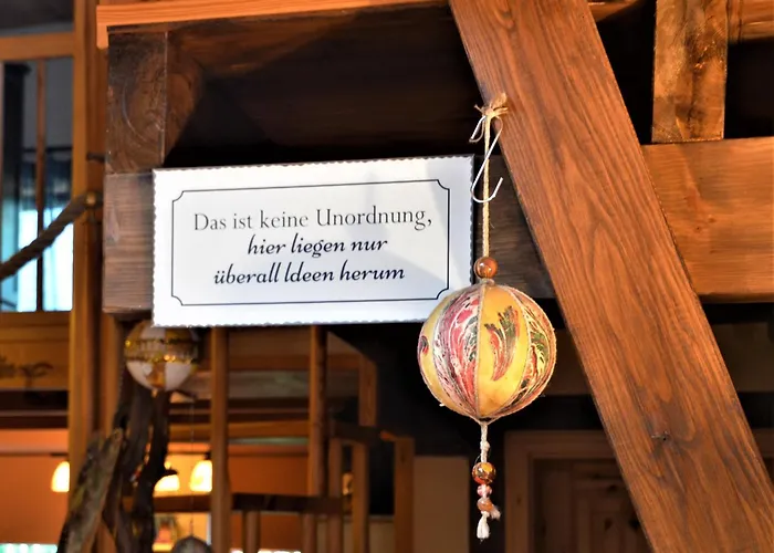 Rotes Kreativ-ferienhaus Tatil Evi Bad Lausick